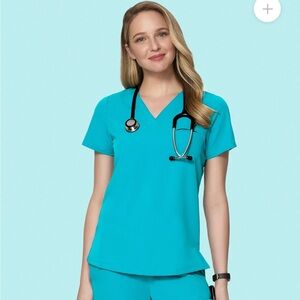 NWT Mandala Scrub tee